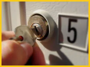 Expert Locksmith Store East Windsor, CT 860-351-3714 - 23-9